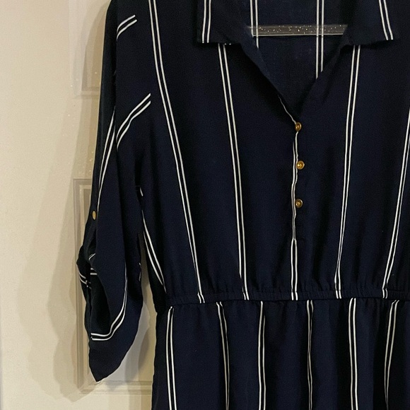 Navy striped dress, light and airy casual elegance, preppy 3/4 sleeves - Picture 2 of 4